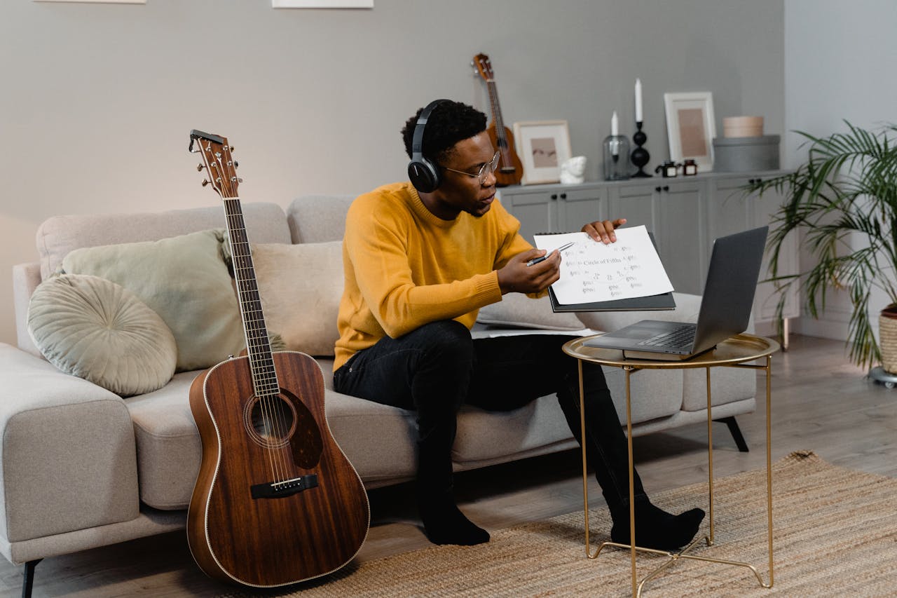 Online Guitar Classes in India